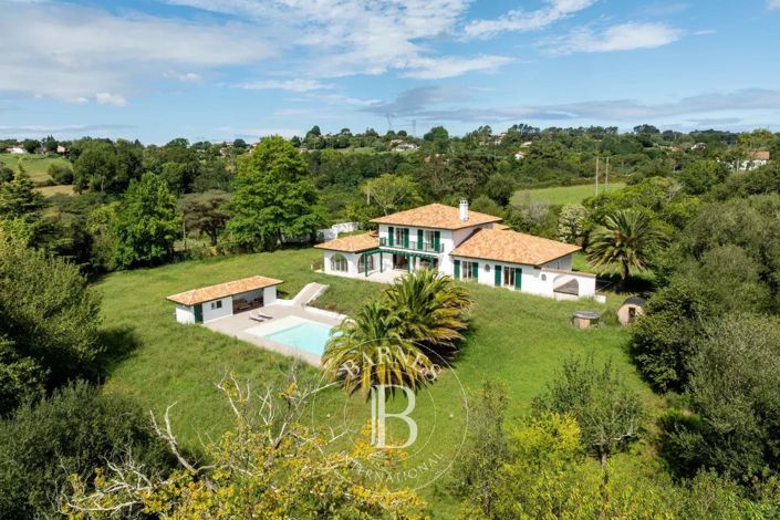 Image No.4-6 Bed House for sale