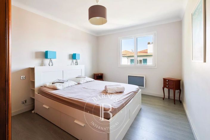 Image No.10-8 Bed House for sale