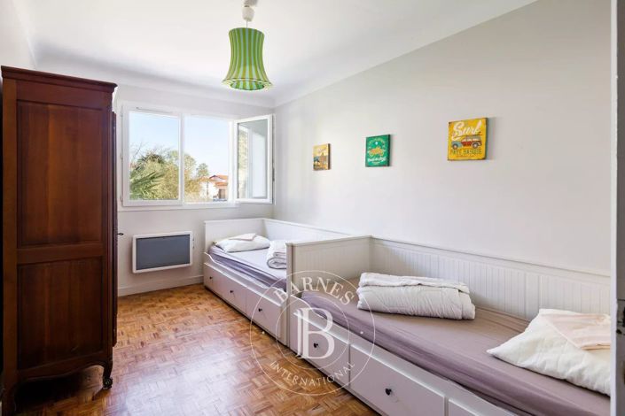 Image No.13-8 Bed House for sale