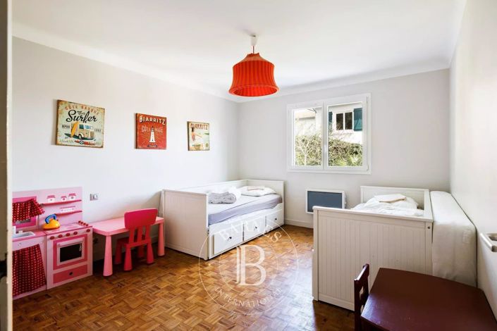 Image No.15-8 Bed House for sale