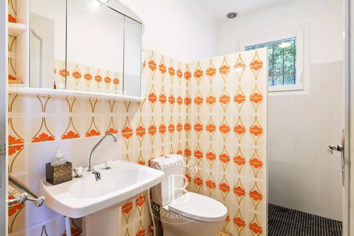 Image No.22-8 Bed House for sale