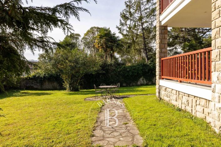 Image No.29-8 Bed House for sale