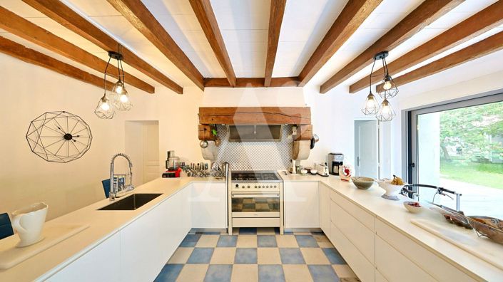 Image No.11-5 Bed House for sale