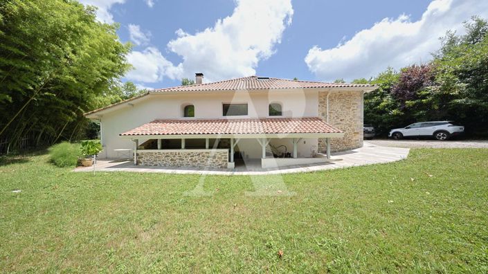 Image No.3-5 Bed House for sale