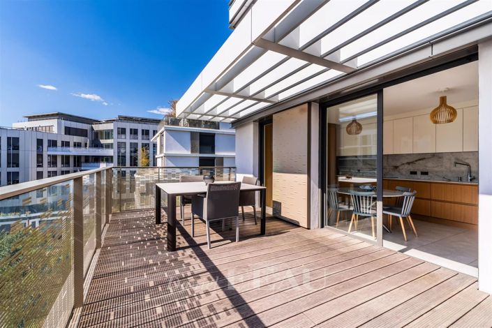 Image No.1-6 Bed Apartment for sale