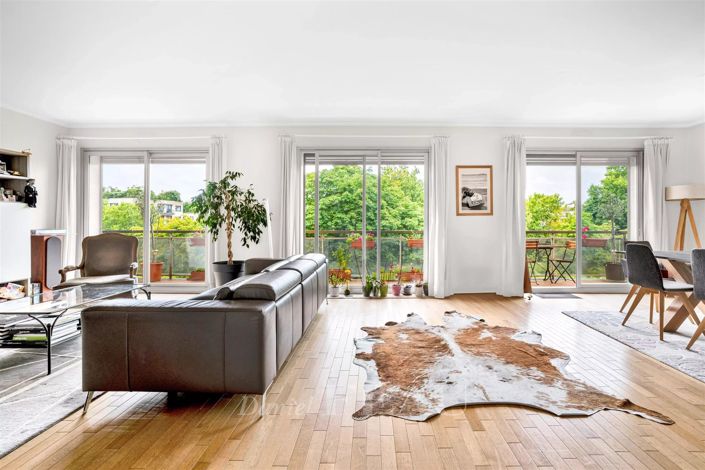 Image No.1-4 Bed Apartment for sale