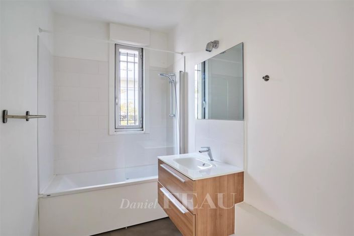 Image No.19-3 Bed Apartment for sale