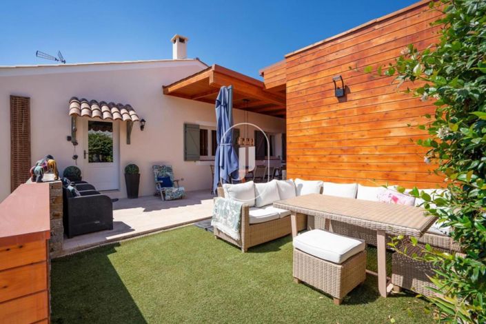 Image No.12-4 Bed House for sale