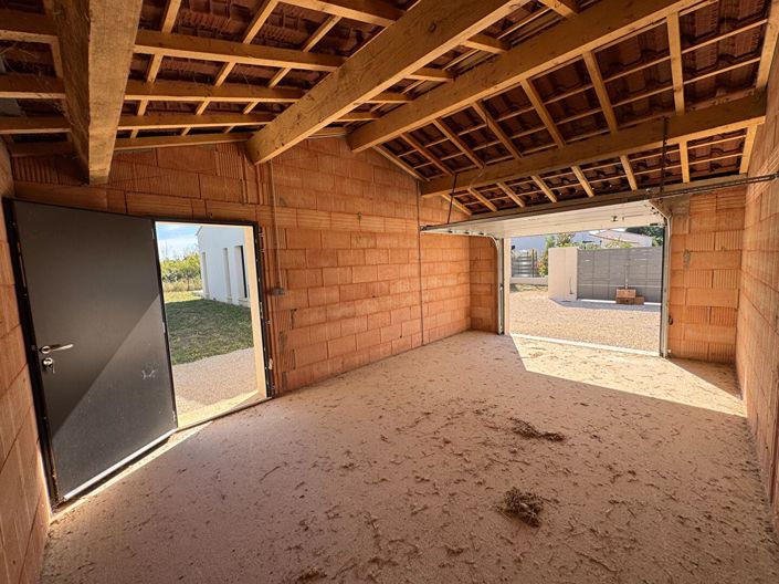 Image No.14-4 Bed House for sale