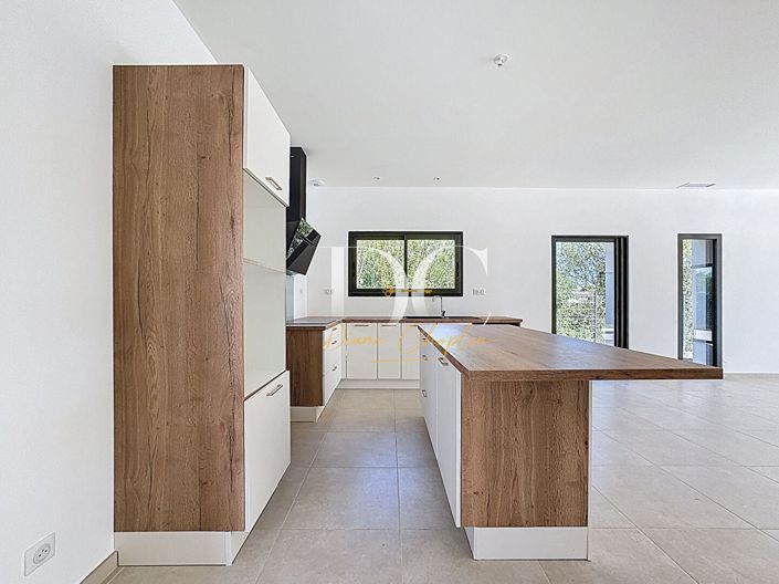 Image No.6-4 Bed House for sale