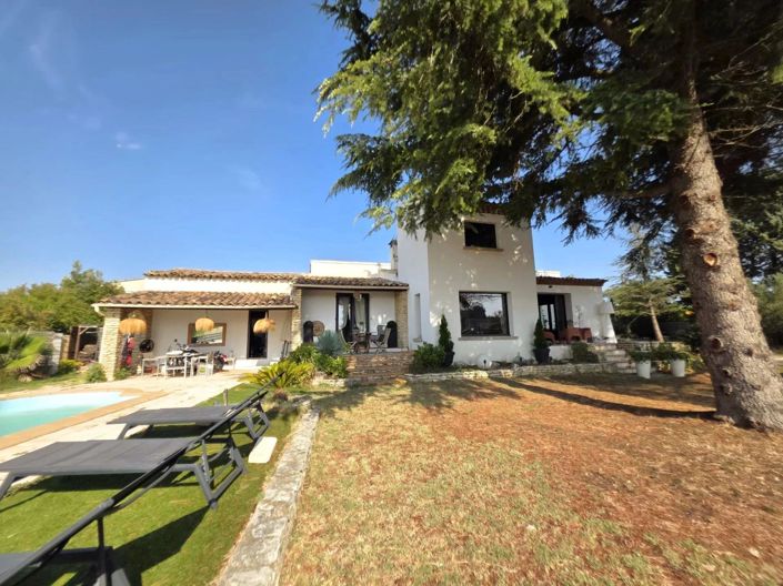 Image No.1-4 Bed House for sale
