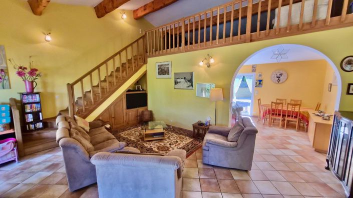 Image No.10-5 Bed House for sale