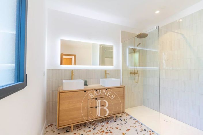 Image No.11-4 Bed House for sale