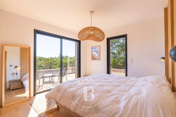 Image No.13-4 Bed House for sale