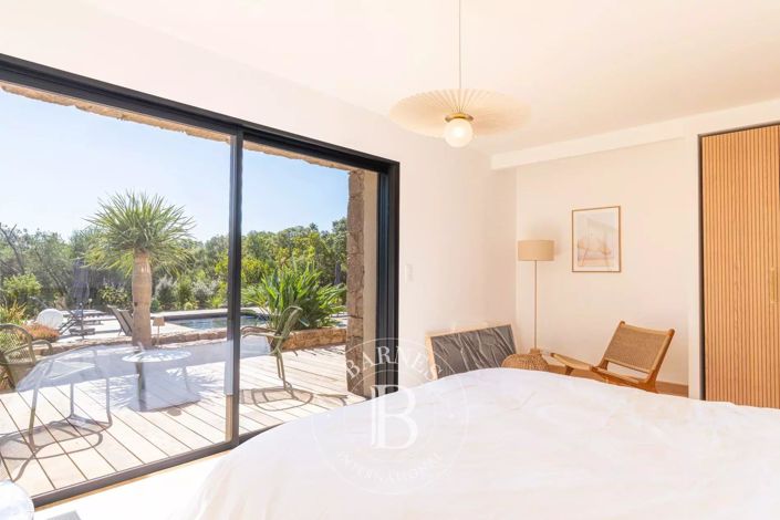 Image No.17-4 Bed House for sale