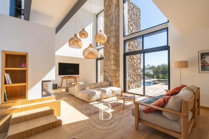 Image No.5-4 Bed House for sale