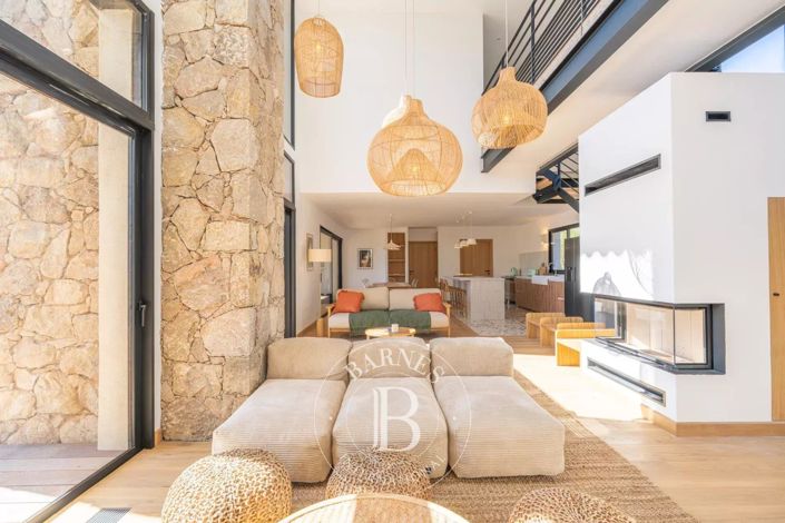 Image No.6-4 Bed House for sale