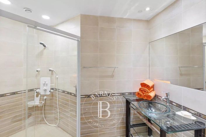 Image No.10-6 Bed House for sale