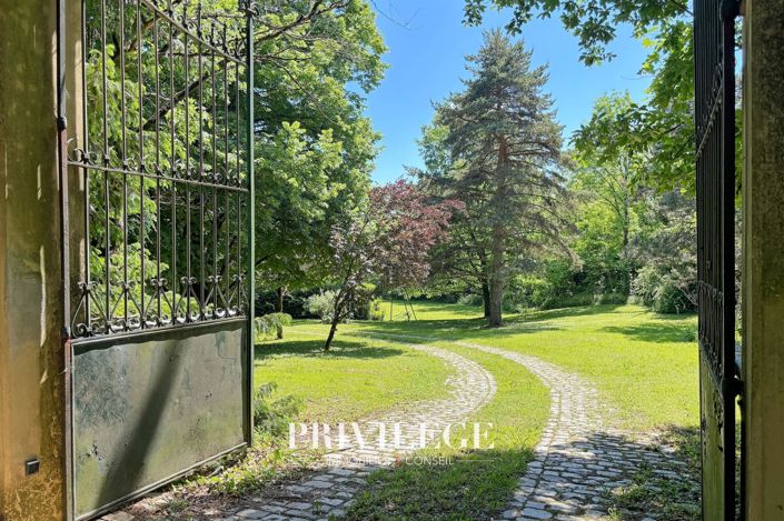 Image No.18-4 Bed House for sale