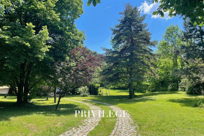 Image No.2-4 Bed House for sale