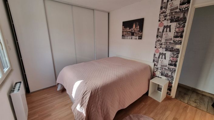 Image No.6-4 Bed House for sale