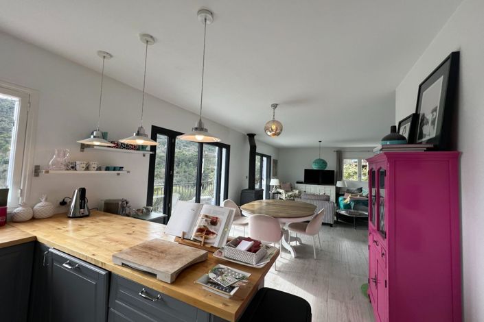 Image No.14-3 Bed House for sale