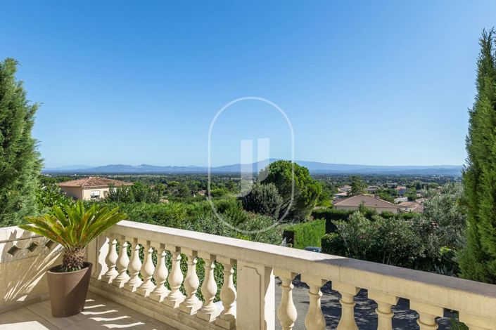 Image No.10-3 Bed House for sale