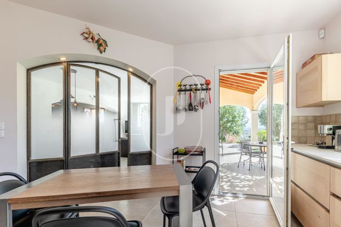 Image No.14-3 Bed House for sale