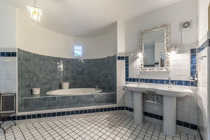 Image No.15-6 Bed House for sale