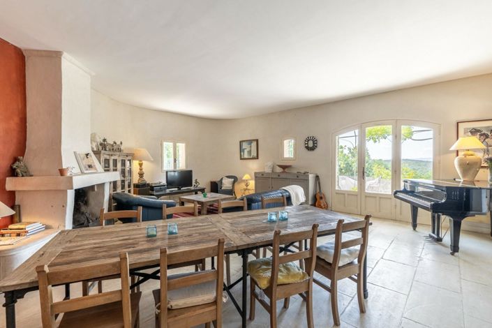 Image No.7-6 Bed House for sale