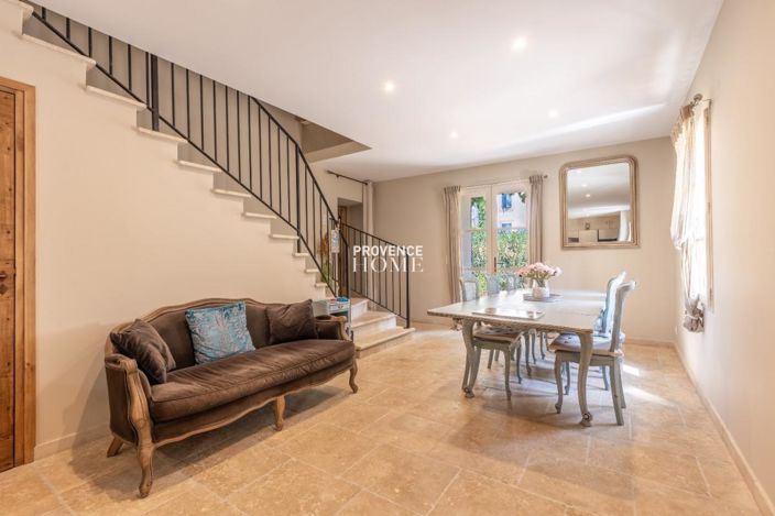 Image No.6-4 Bed House for sale