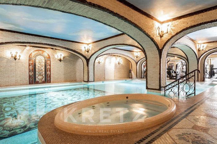 Image No.6-8 Bed House for sale