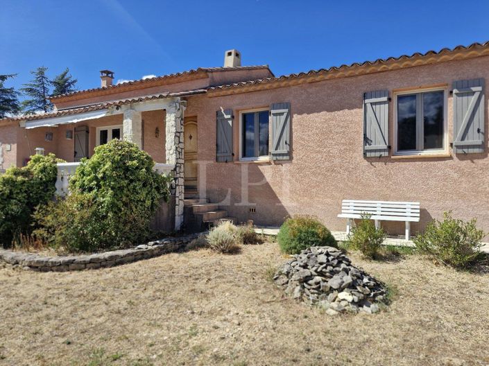 Image No.1-4 Bed House for sale