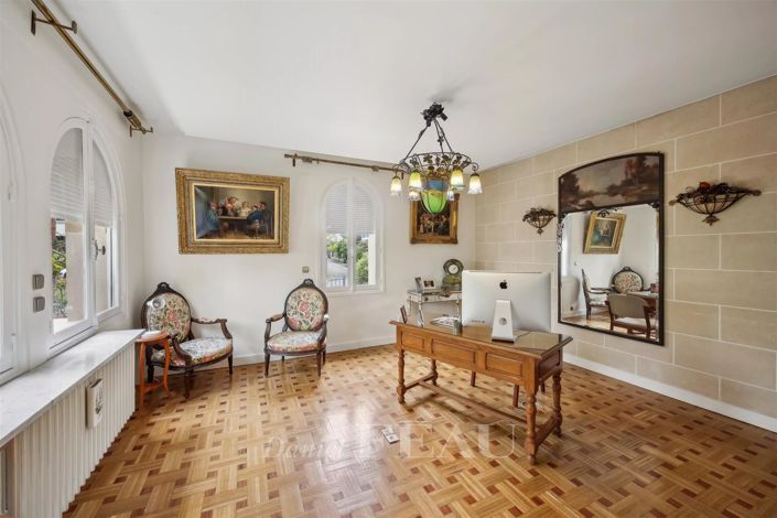 Image No.15-6 Bed House for sale