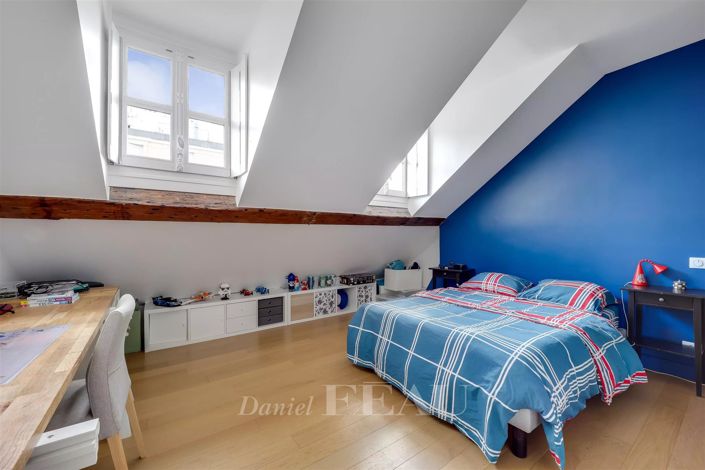 Image No.10-5 Bed Apartment for sale