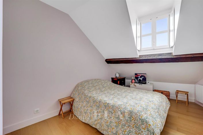 Image No.9-5 Bed Apartment for sale