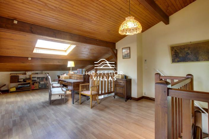 Image No.10-5 Bed House for sale