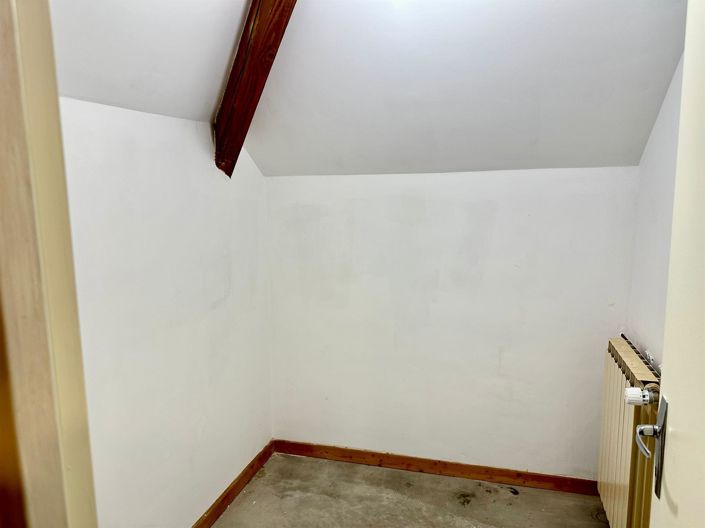 Image No.18-4 Bed House for sale