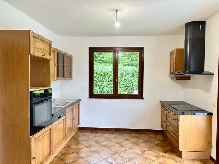 Image No.8-4 Bed House for sale