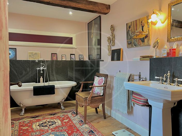 Image No.10-7 Bed House for sale