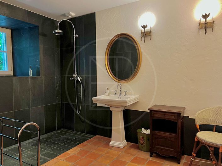 Image No.12-7 Bed House for sale