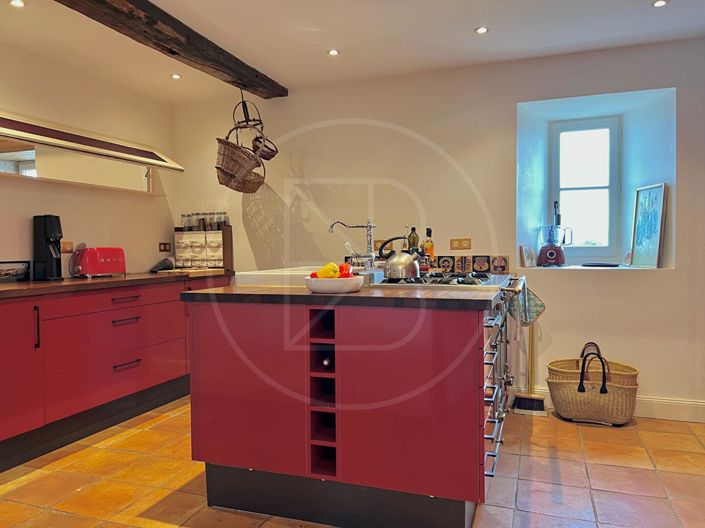 Image No.7-7 Bed House for sale