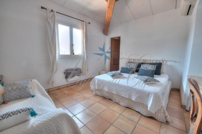 Image No.12-5 Bed House for sale