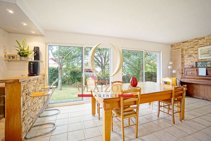 Image No.4-5 Bed House for sale