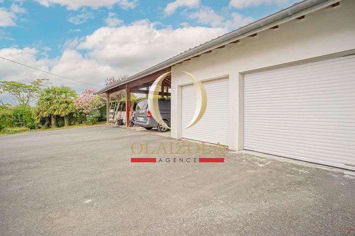 Image No.7-5 Bed House for sale