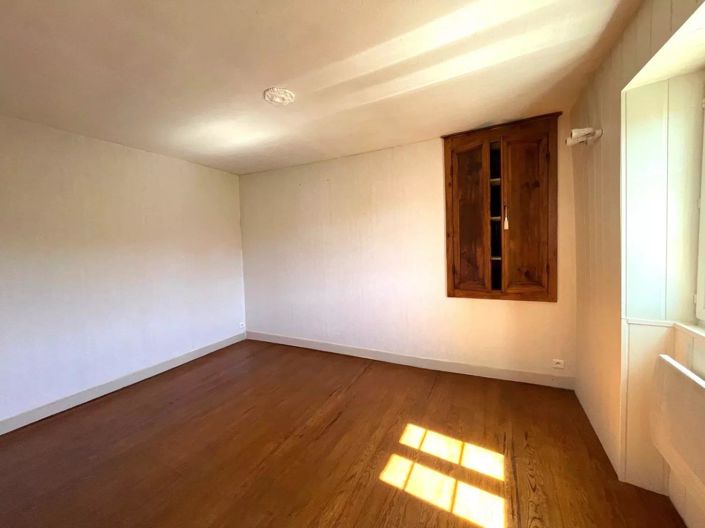 Image No.11-5 Bed House for sale