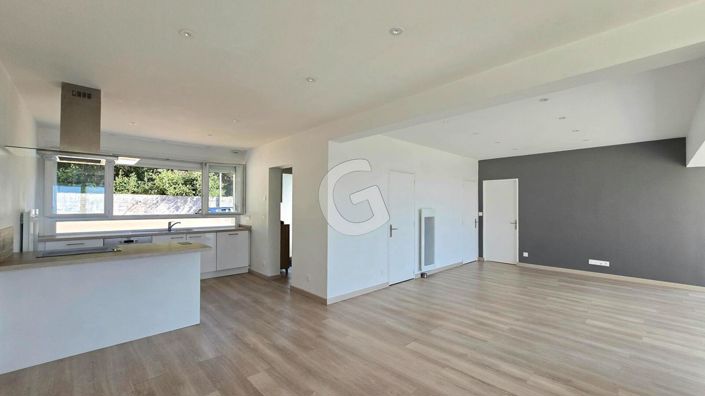 Image No.6-2 Bed House for sale