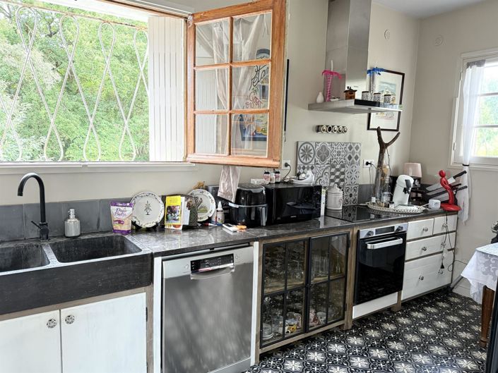 Image No.8-4 Bed House for sale