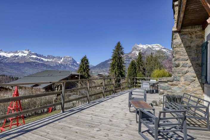 Image No.2-4 Bed House for sale