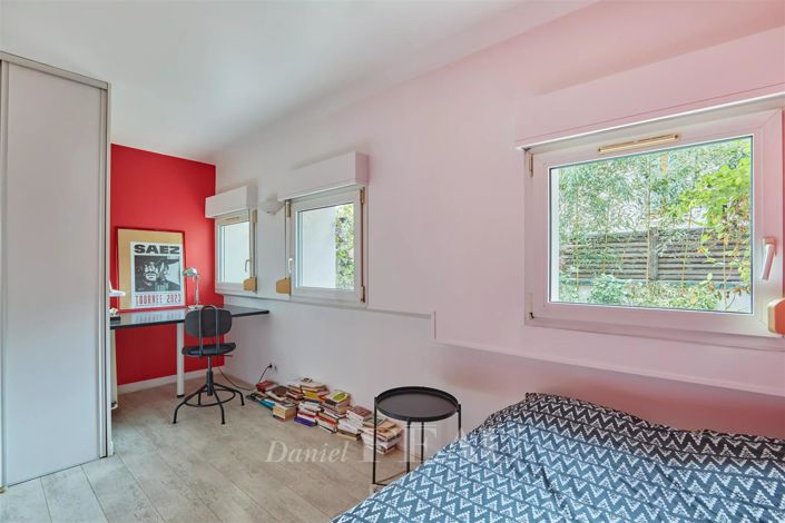 Image No.14-6 Bed House for sale